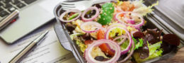 pourquoi-opter-pour-la-livraison-de-plateaux-repas-en-entreprise